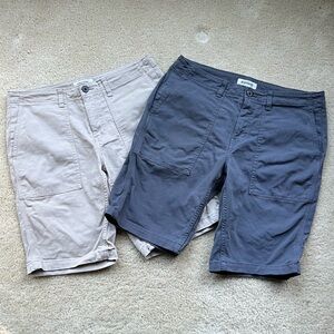 ✨Lot of 2 Goodthreads Men’s Flat Front Chino Shorts - Sz 32 - EUC - Gray & Khaki